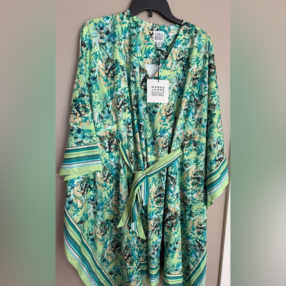 NWT  MARK & JAMES BADGLEY MISCHKA Green Floral KAFTAN  Size XS/S